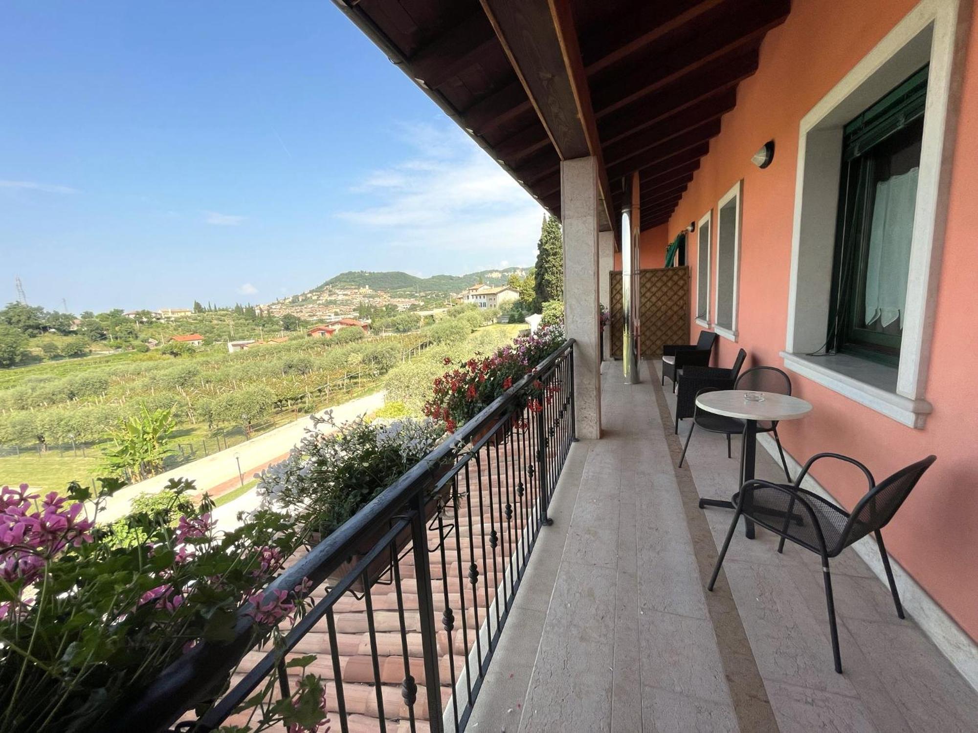 Villa Al Colle Cavaion Veronese Esterno foto